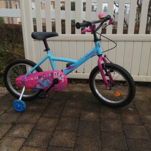 Btwin pour une Fille de 4 à 6 ans